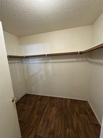 512 Magdalen Avenue, Fort Worth, TX 76036