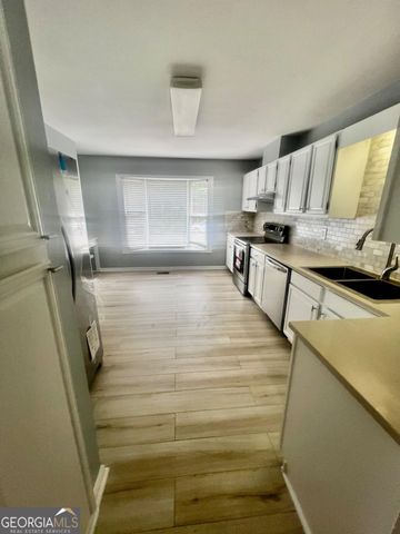 10 E huntington place drive Drive, Sandy Springs, GA 30350
