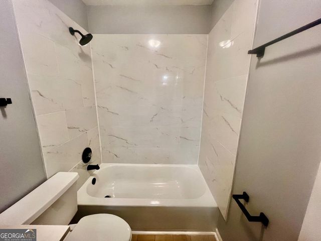 10 E huntington place drive Drive, Sandy Springs, GA 30350