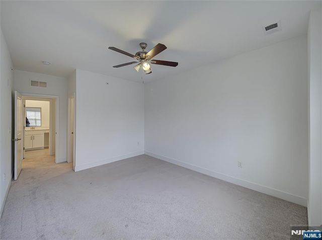 63 Veterans Way 426, Morris Plains Borough, NJ 07950