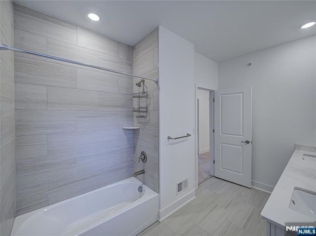 63 Veterans Way 426, Morris Plains Borough, NJ 07950