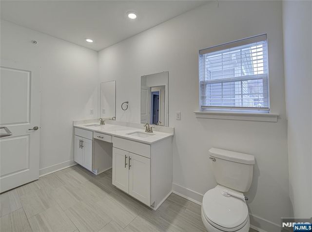 63 Veterans Way 426, Morris Plains Borough, NJ 07950