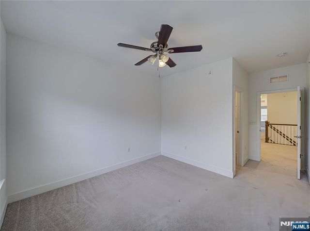 63 Veterans Way 426, Morris Plains Borough, NJ 07950