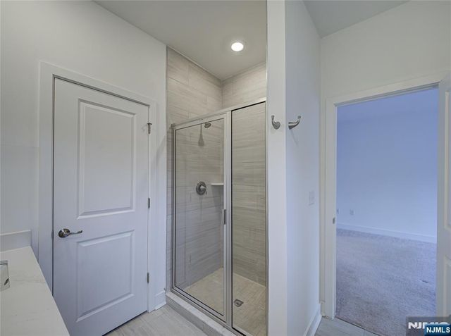 63 Veterans Way 426, Morris Plains Borough, NJ 07950