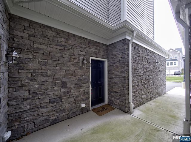 63 Veterans Way 426, Morris Plains Borough, NJ 07950