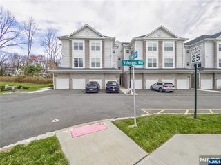 63 Veterans Way 426, Morris Plains Borough, NJ 07950