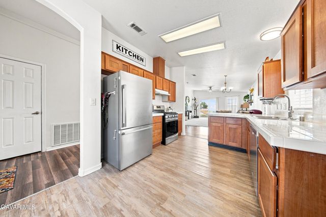 2416 Sunset Ridge Drive, Rosamond, CA 93560
