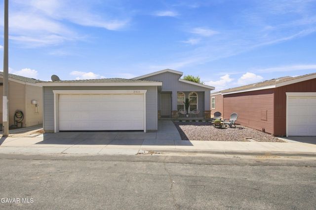 2416 Sunset Ridge Drive, Rosamond, CA 93560