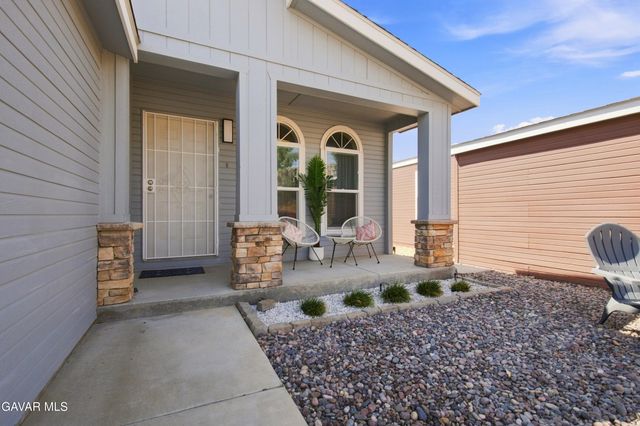 2416 Sunset Ridge Drive, Rosamond, CA 93560