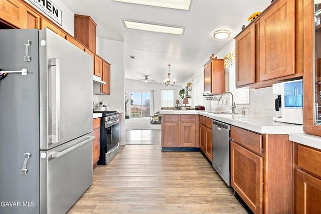 2416 Sunset Ridge Drive, Rosamond, CA 93560