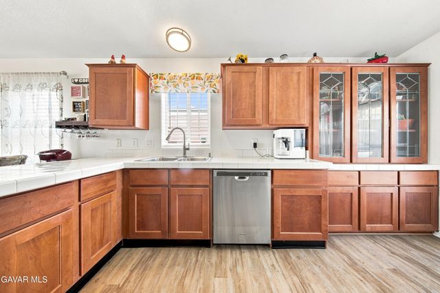 2416 Sunset Ridge Drive, Rosamond, CA 93560