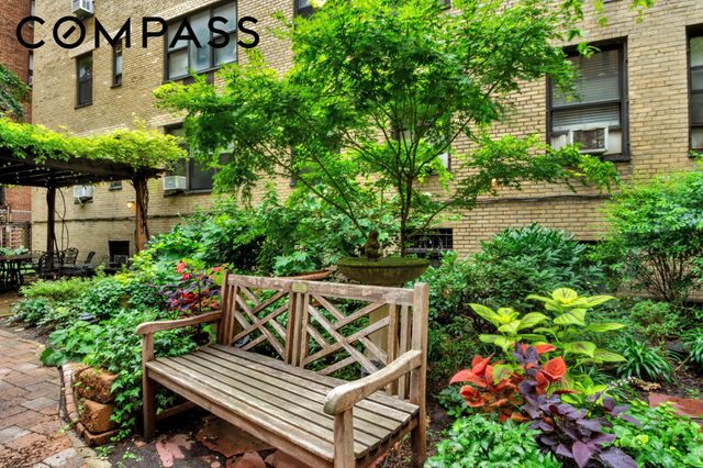 424 E 52nd St Apt 4D, New York City, NY 10022