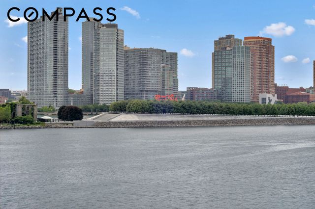 424 E 52nd St Apt 4D, New York City, NY 10022