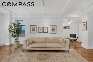 424 E 52nd St Apt 4D, New York City, NY 10022