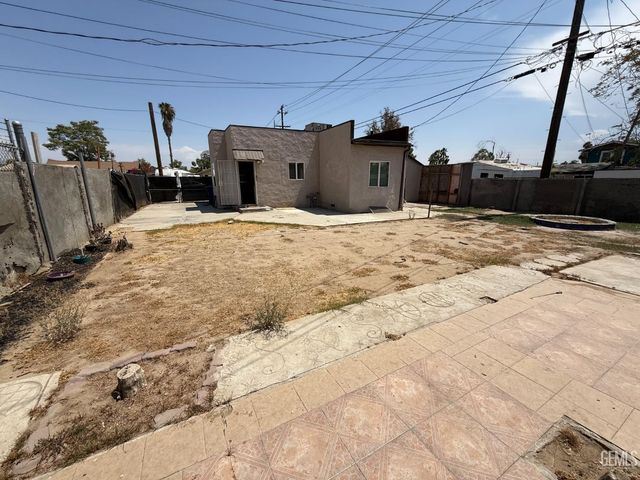 1218 Owens Street, Bakersfield, CA 93305