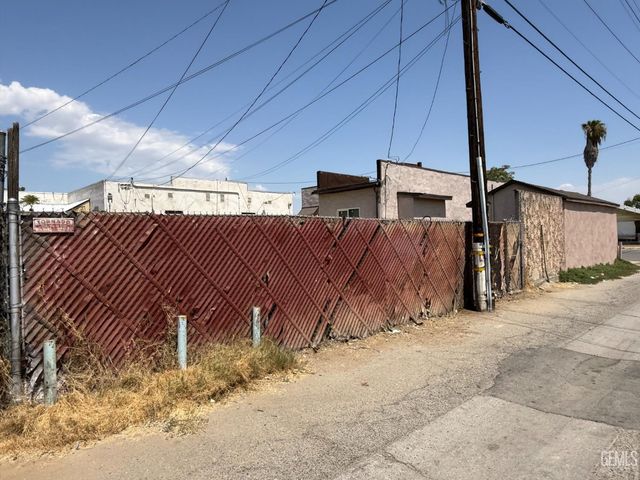 1218 Owens Street, Bakersfield, CA 93305