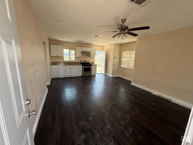 1218 Owens Street, Bakersfield, CA 93305
