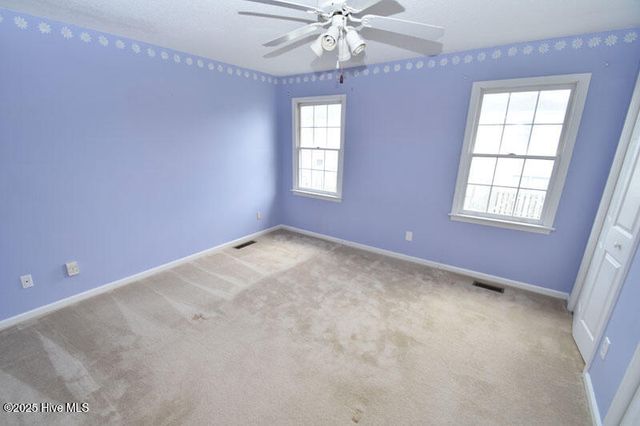 3818 Sterling Pointe Drive J9, Winterville, NC 28590