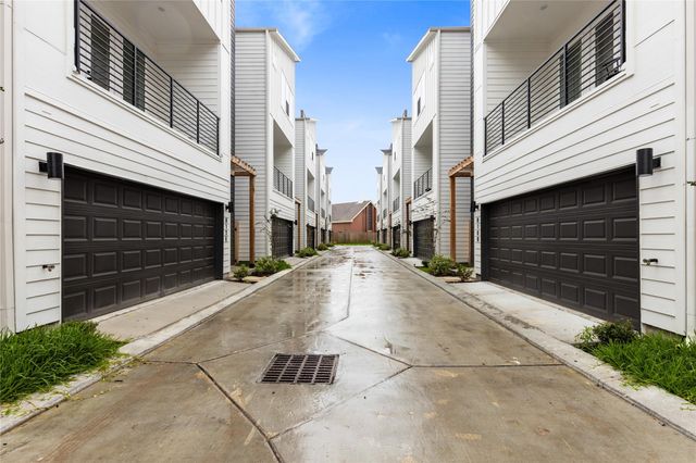 812 Elkhart Street D, Houston, TX 77091