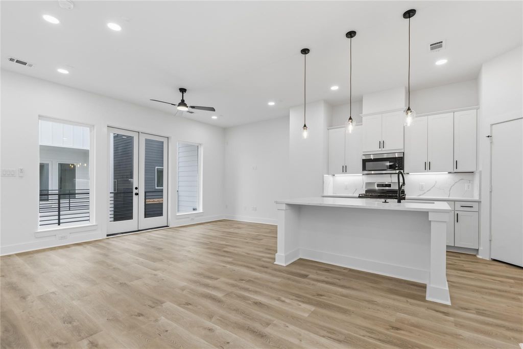 812 Elkhart Street D, Houston, TX 77091