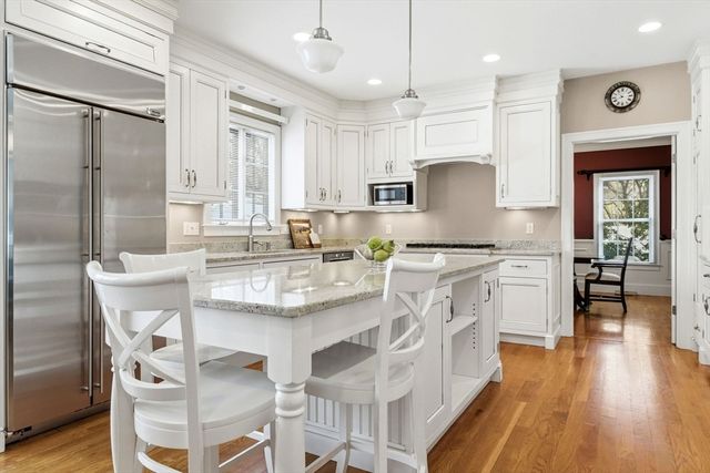 20 Parker Rd, Wellesley, MA 02482