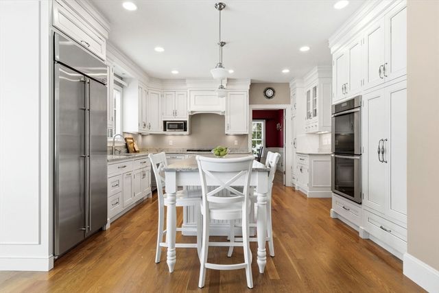 20 Parker Rd, Wellesley, MA 02482