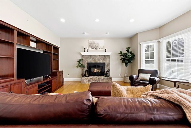 20 Parker Rd, Wellesley, MA 02482