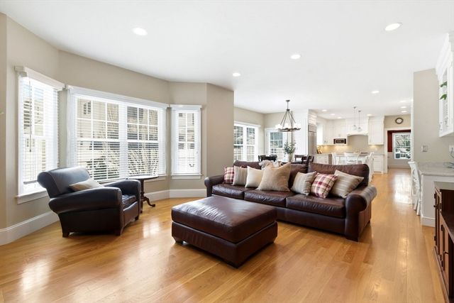 20 Parker Rd, Wellesley, MA 02482