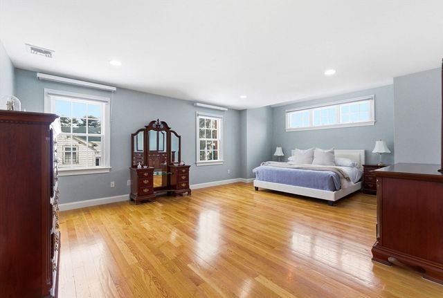 20 Parker Rd, Wellesley, MA 02482