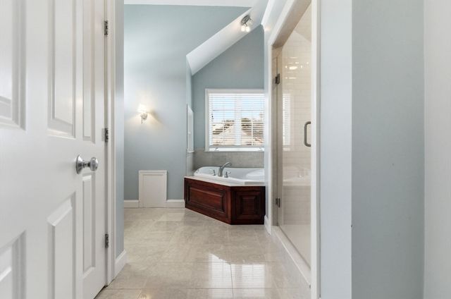 20 Parker Rd, Wellesley, MA 02482