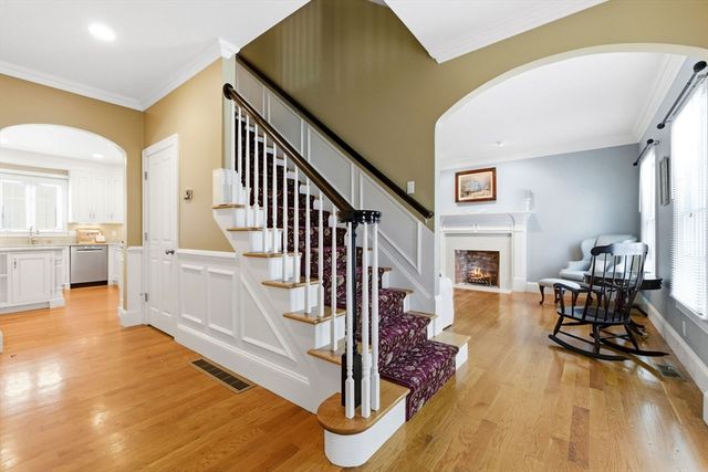 20 Parker Rd, Wellesley, MA 02482