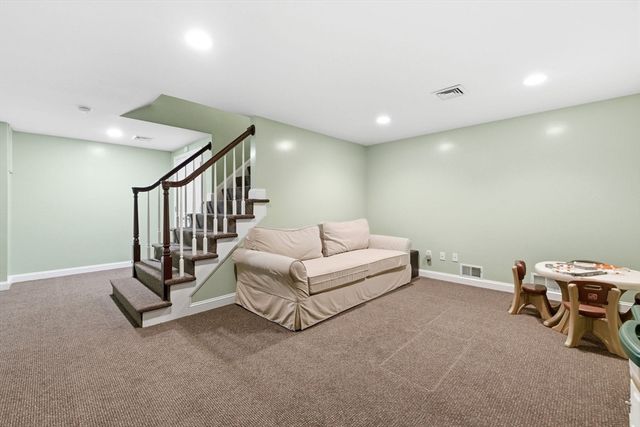 20 Parker Rd, Wellesley, MA 02482