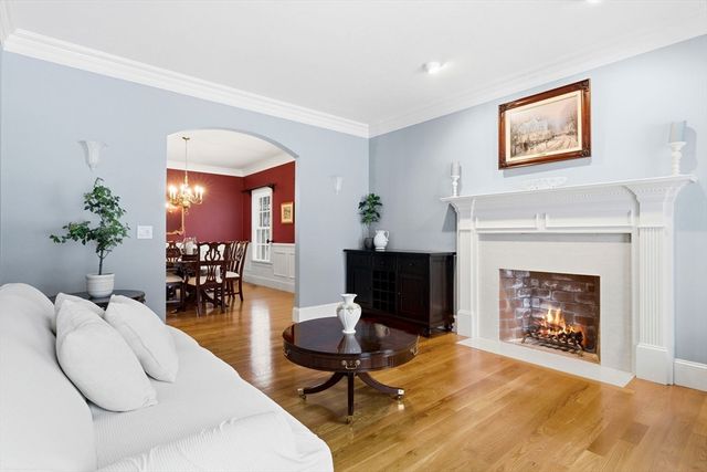 20 Parker Rd, Wellesley, MA 02482