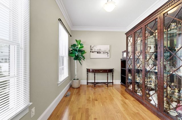 20 Parker Rd, Wellesley, MA 02482