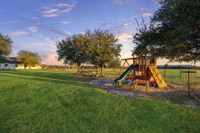 40570 Wild life Run, Hempstead, TX 77445