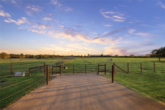 40570 Wild life Run, Hempstead, TX 77445