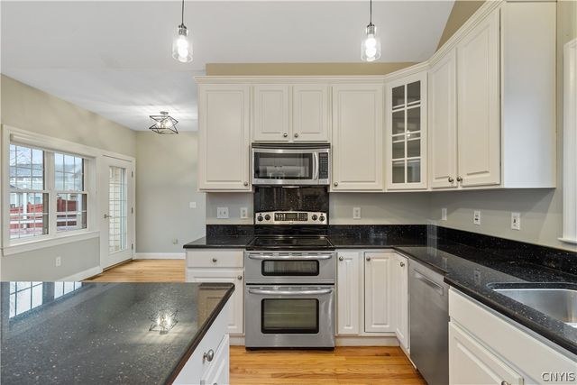 7541 Plum Hollow Circle, Clay, NY 13090