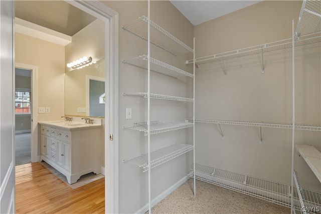 7541 Plum Hollow Circle, Clay, NY 13090