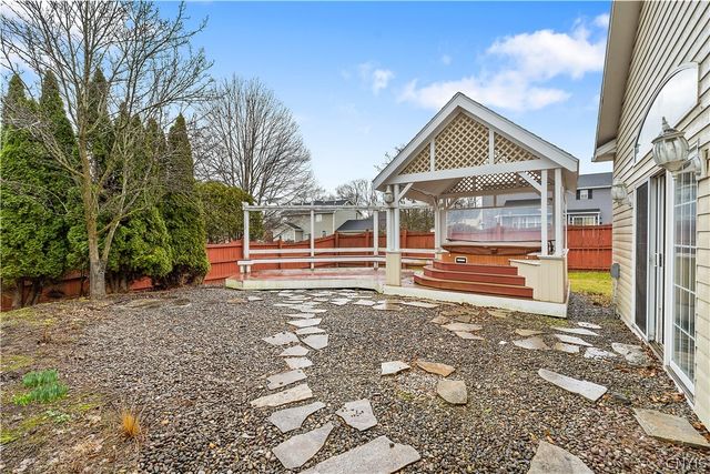 7541 Plum Hollow Circle, Clay, NY 13090