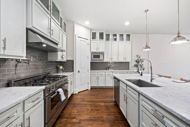 916 Yale Street D, Houston, TX 77008