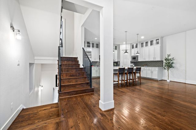 916 Yale Street D, Houston, TX 77008