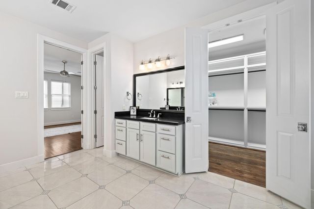 916 Yale Street D, Houston, TX 77008