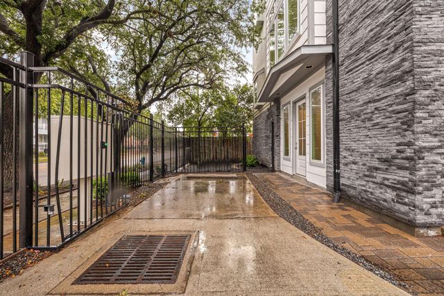 916 Yale Street D, Houston, TX 77008