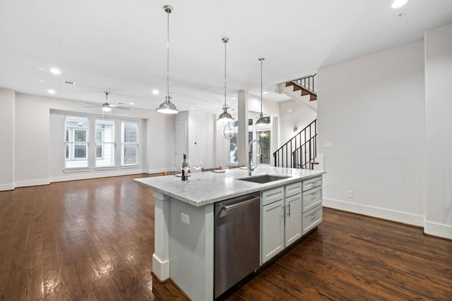 916 Yale Street D, Houston, TX 77008