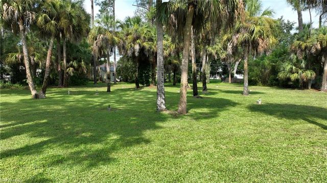 213 Maple AVE N, Lehigh Acres, FL 33936