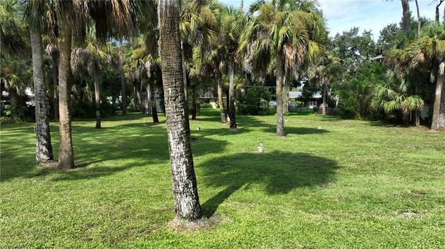 213 Maple AVE N, Lehigh Acres, FL 33936
