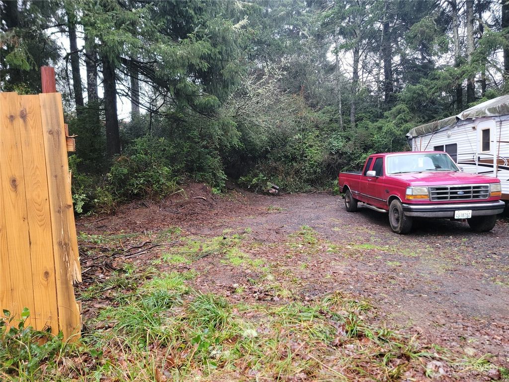 1543 Dicks Lane, Westport, WA 98595