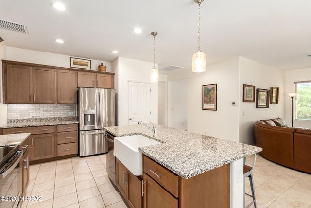 1648 E Horned Lark Drive, Green Valley, AZ 85614