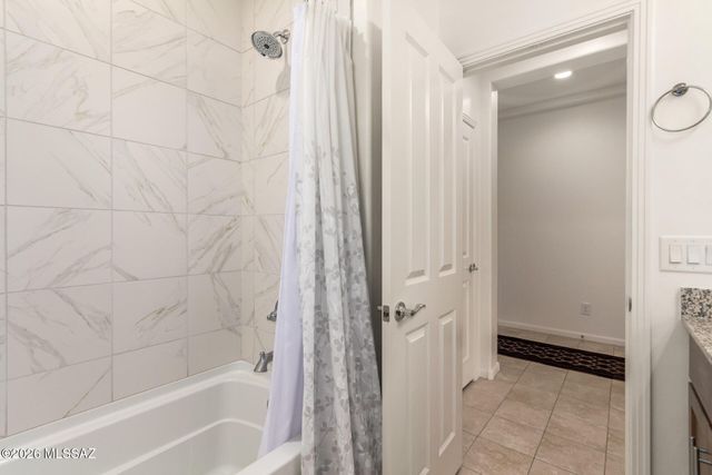 1648 E Horned Lark Drive, Green Valley, AZ 85614