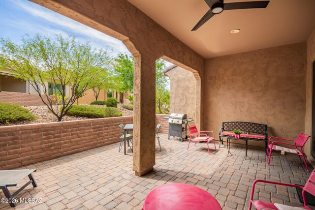 1648 E Horned Lark Drive, Green Valley, AZ 85614